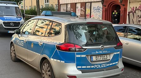 Mordkommission ermittelt nach Leichenfund in einer Arztpraxis in Berlin. (Archivbild) / Foto: Sven Käuler/TNN/dpa