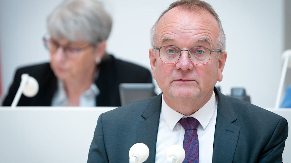 Brandenburgs Verkehrsminister Detlef Tabbert (BSW) für Null-Promille-Grenze am Steuer. / Foto: Soeren Stache/dpa