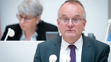 Brandenburgs Verkehrsminister Detlef Tabbert (BSW) für Null-Promille-Grenze am Steuer. / Foto: Soeren Stache/dpa