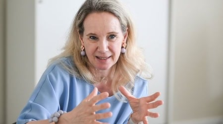Sarah Wedl-Wilson ist ausgebildete Geigerin. / Foto: Jens Kalaene/dpa