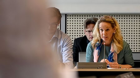 Sarah Wedl-Wilson ist Berlins neue Kultursenatorin.  / Foto: Jennifer Brückner/dpa