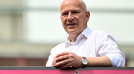 Berlins Regierender Bürgermeister Kai Wegner will auch in diesem Jahr beim CSD in der Hauptstadt dabei sein. (Archivfoto) / Foto: Fabian Sommer/dpa