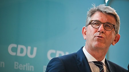 Kulturstaatsminister Wolfam Weimer warnt davor, die Gefahren für die Freiheit nicht ernst genug zu nehmen.   / Foto: Sebastian Christoph Gollnow/dpa