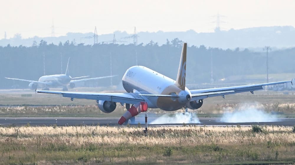 Mit zwei Sonderflügen sind bislang 345 aus Israel ausgereiste Deutsche samt nächsten Angehörigen nach Deutschland gebracht worden.  / Foto: Arne Dedert/dpa