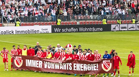 Energie Cottbus startet mit einem Topspiel in die Saison.  / Foto: Frank Hammerschmidt/dpa