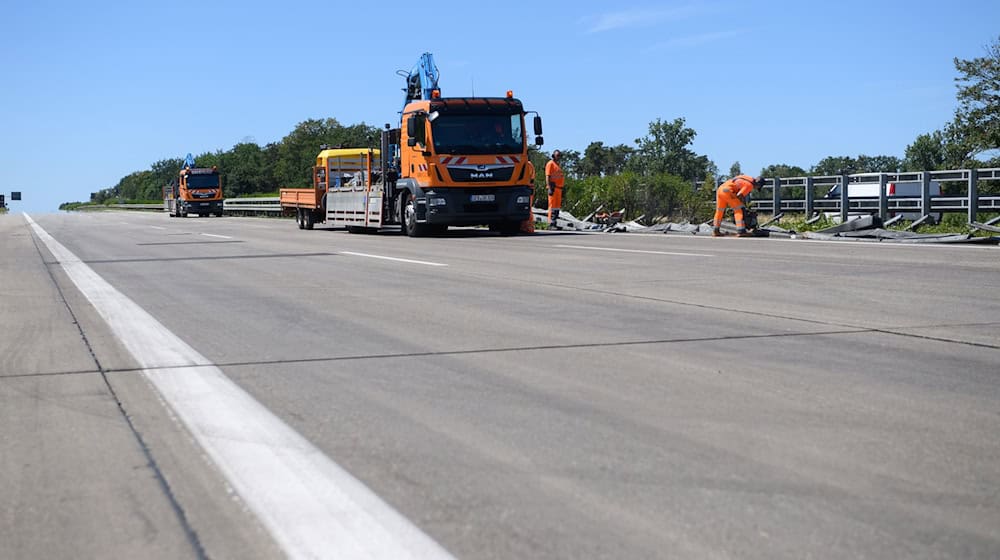 Die Reinigung der A2 läuft weiterhin. (Archivbild) / Foto: Klaus-Dietmar Gabbert/dpa
