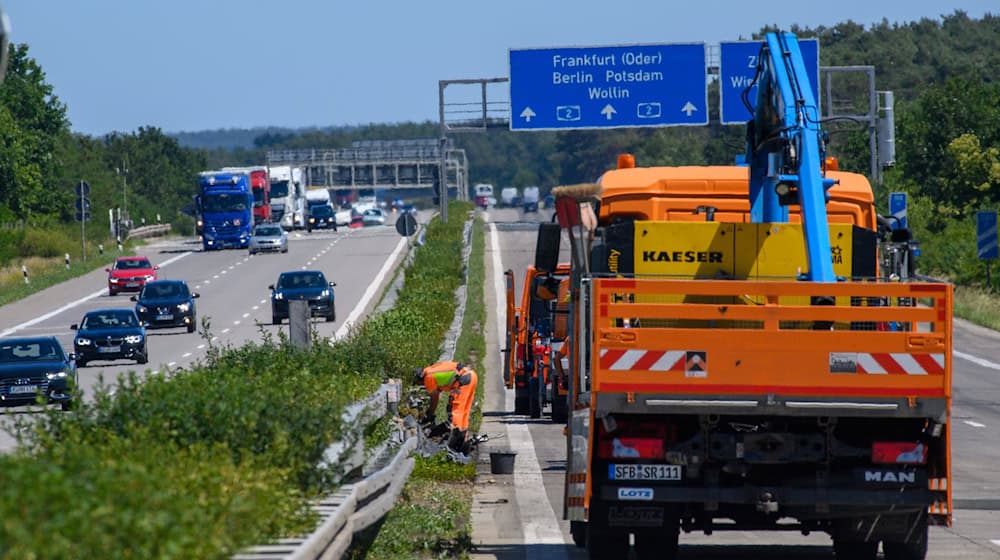 Die Fahrbahn war Richtung Berlin über Tage für die Reinigungsarbeiten gesperrt. (Archivbild) / Foto: Klaus-Dietmar Gabbert/dpa