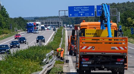 Die Fahrbahn war Richtung Berlin über Tage für die Reinigungsarbeiten gesperrt. (Archivbild) / Foto: Klaus-Dietmar Gabbert/dpa