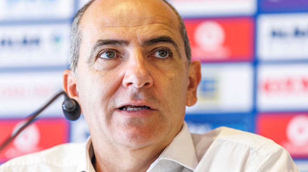 Alba-Sportdirektor Himar Ojeda hat die vierte Neuverpflichtung an Land gezogen. / Foto: Andreas Gora/dpa