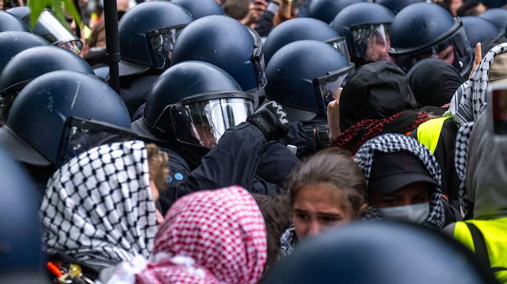Tumult und Gewalt prägten die Demo am 15. Mai. (Archivbild) / Foto: Christophe Gateau/dpa