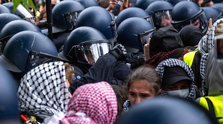 Tumult und Gewalt prägten die Demo am 15. Mai. (Archivbild) / Foto: Christophe Gateau/dpa