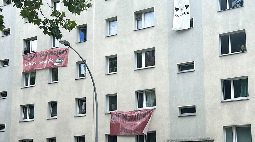 Der Bezirk erteilt eine Abrissgenehmigung für das Haus in der Habersaatstraße. (Archivbild) / Foto: Sven Kaeuler/dpa