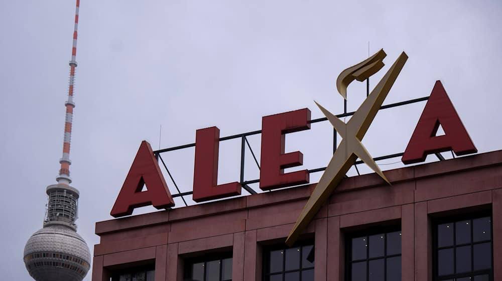 Eines von rund 70 Einkaufszentren in Berlin: Das Alexa am Alexanderplatz. (Archivbild) / Foto: Monika Skolimowska/dpa