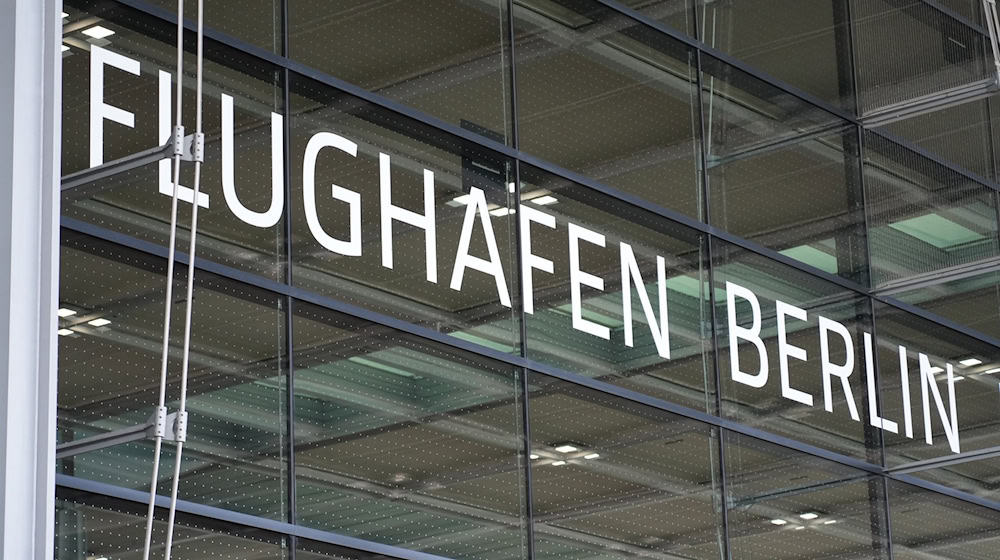 Ein Feuer am Flughafen Berlin Brandenburg hat für Aufsehen gesorgt. (Archivbild) / Foto: Manuel Genolet/dpa