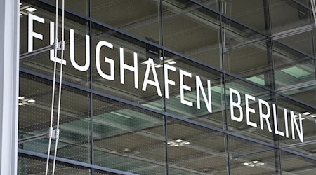 Ein Feuer am Flughafen Berlin Brandenburg hat für Aufsehen gesorgt. (Archivbild) / Foto: Manuel Genolet/dpa