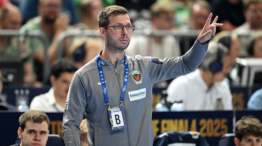 Trainer Jaron Siewert startet mit seinen Füchsen in die Testspielphase / Foto: Marius Becker/dpa