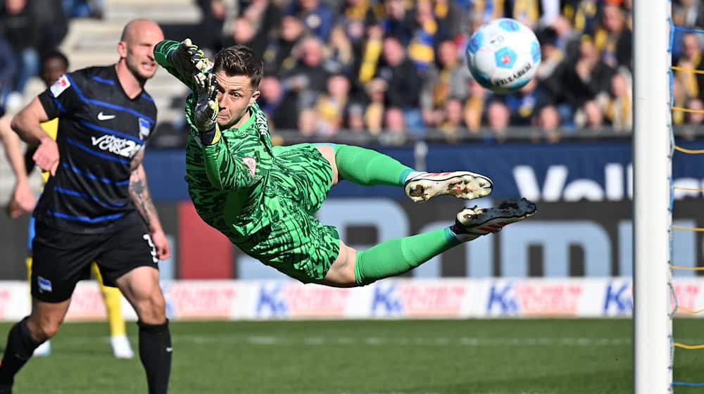 Tjark Ernst hielt einen Elfmeter bei Austria Wien. / Foto: Swen Pförtner/dpa