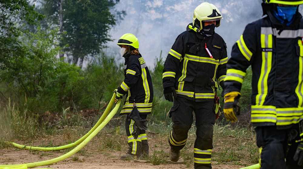 Die Zahl der im Dienst verletzten Feuerwehrkräfte ist in den vergangenen Jahren gestiegen. (Symbolbild) / Foto: Robert Michael/dpa