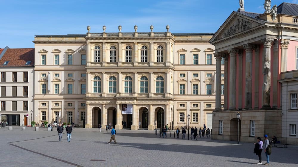 Am Mittwoch bleiben die Türen des Museums zu. (Archivbild) / Foto: Soeren Stache/dpa