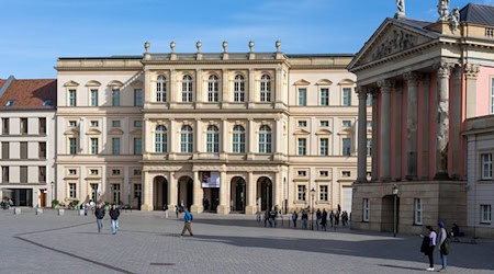 Am Mittwoch bleiben die Türen des Museums zu. (Archivbild) / Foto: Soeren Stache/dpa