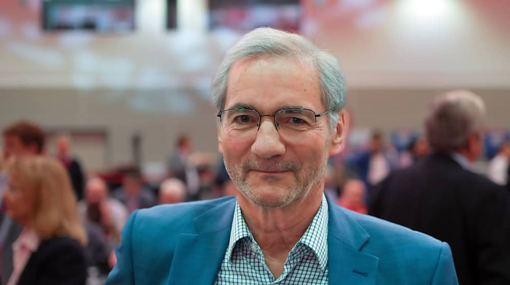 Will bestehende Kontakte nicht abreißen lassen: Matthias Platzeck. (Archivbild)  / Foto: Soeren Stache/dpa