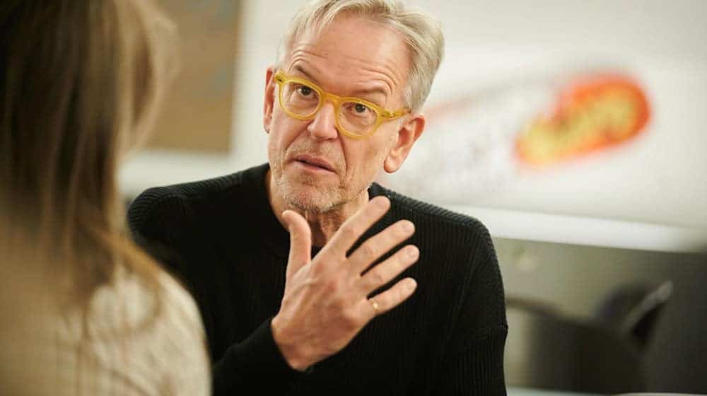 Reese soll bis 2032 Intendant des Berliner Ensembles bleiben. (Archivbild) / Foto: Annette Riedl/dpa