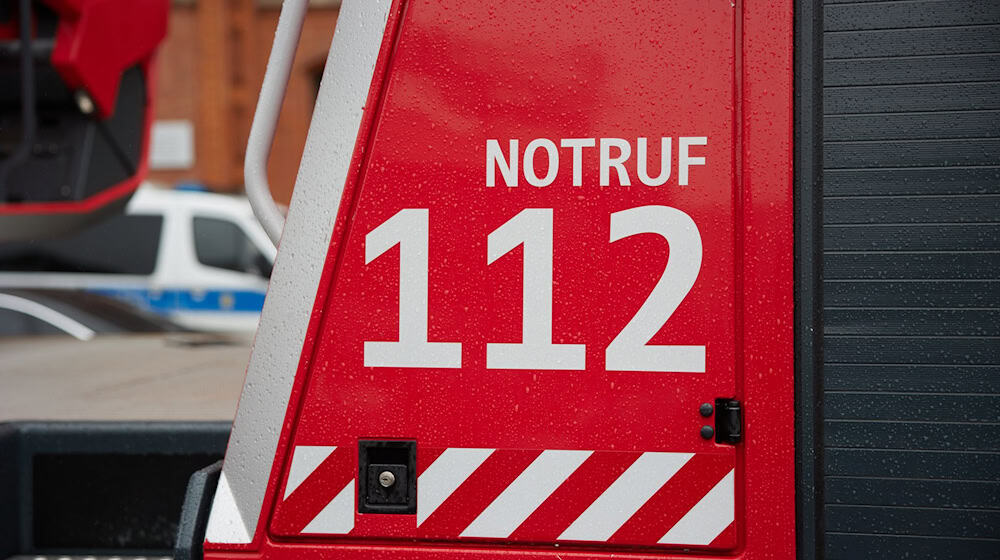 Die Berliner Feuerwehr rückte am Wochenende  bei starkem Regen zu Dutzenden wetterbedingten Einsätzen aus. (Symbolbild) / Foto: Joerg Carstensen/dpa