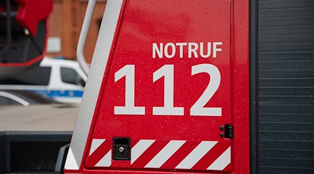 Die Berliner Feuerwehr rückte am Wochenende  bei starkem Regen zu Dutzenden wetterbedingten Einsätzen aus. (Symbolbild) / Foto: Joerg Carstensen/dpa