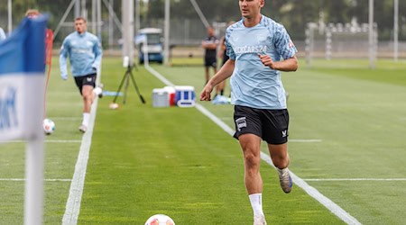 Paul Seguin will mit der Hertha in die Bundesliga aufsteigen.  / Foto: Andreas Gora/dpa