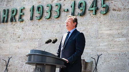 Man erlebe heute wieder, wie das Gift von Hass, Rassismus und Ausgrenzung einsickere, sagt der Schauspieler und Autor Matthias Brandt. / Foto: Christophe Gateau/dpa