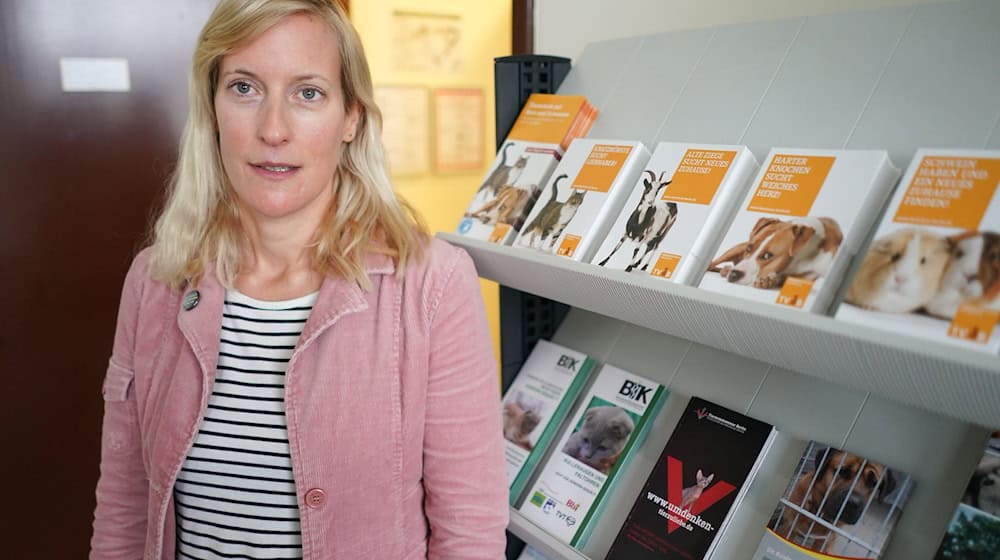 Die bisherige Tierschutzbeauftragte Kathrin Herrmann widmet sich Forschungsprojekten im Ausland. (Archivbild) / Foto: Jörg Carstensen/dpa