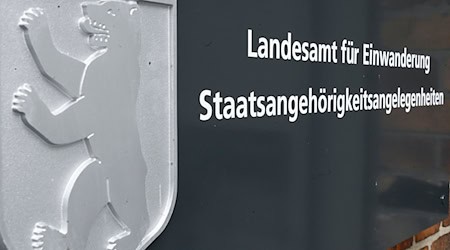 Es sei nicht auszuschließen, dass Amtsträger etwas gegen Gegenleistung herausgegeben hätten, so der Sprecher der Staatsanwaltschaft. (Archivbild)  / Foto: Katharina Kausche/dpa