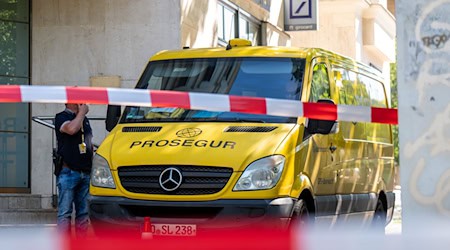 Polizisten in Zivil beobachteten den Überfall und griffen ein. / Foto: Michael Kappeler/dpa