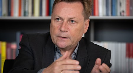 Der Präsident der Universität Potsdam, Oliver Günther, äußert sich zu Verfassungsrichterkandidatin und Jura-Professorin Frauke Brosius-Gersdorf (Archivbild). / Foto: Soeren Stache/dpa