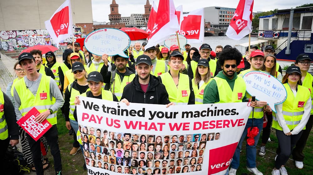 TikTok-Beschäftigte protestieren in Berlin für den Erhalt ihrer Stellen. / Foto: Bernd von Jutrczenka/dpa