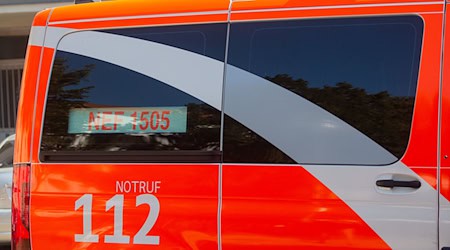 Die Feuerwehr war mit 34 Kräften im Einsatz (Symbolbild).  / Foto: Fernando Gutierrez-Juarez/dpa