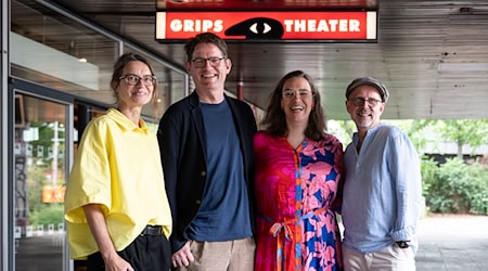 Sie wollen jungen Menschen Hoffnung machen: Die neuen Chefinnen und Chefs am Berliner Grips Theater. / Foto: Malin Wunderlich/dpa