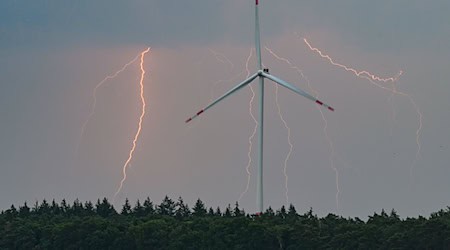 Am Montag kann es zu Gewittern in Berlin und Brandenburg kommen. (Archivbild) / Foto: Patrick Pleul/dpa