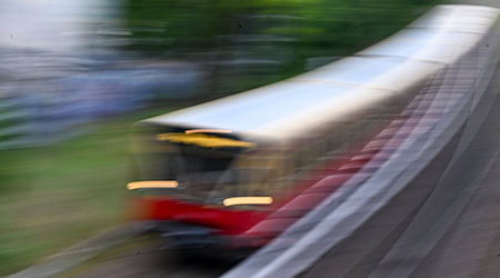 Sechs S-Bahn-Linien im Berliner Südosten sind unterbrochen. (Symbolfoto) / Foto: Jens Kalaene/dpa