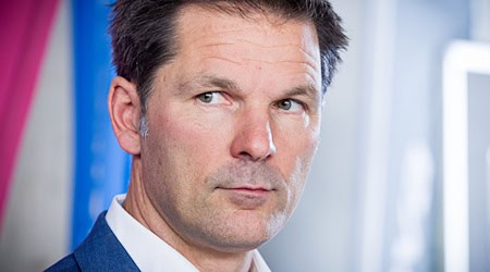 Steffen Krach soll die Berliner SPD in den Wahlkampf führen.  / Foto: Moritz Frankenberg/dpa