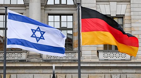 In der Union gibt es offene Kritik an der schwarz-roten Bundesregierung und dem Rüstungsembargo gegen Israel. Das BSW wiederum sagt, die Ankündigung eines Teilstopps für Rüstungsexporte geht nicht weit genug. (Symbolbild) / Foto: Jens Kalaene/dpa-Zentralbild/dpa