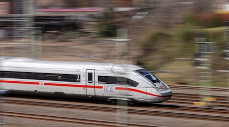 Der Bahnverkehr zwischen Berlin und Halle wird ab dem 24. September für drei Monate erheblich eingeschränkt. (Archivbild) / Foto: Jan Woitas/dpa
