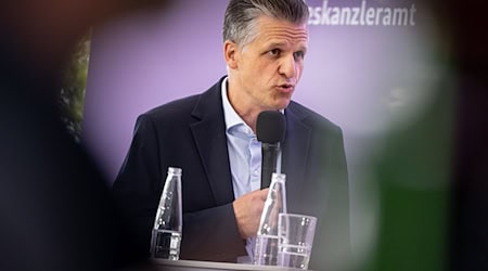 Kanzleramtschef verteidigt Erweiterung der Regierungszentrale.   / Foto: Fabian Sommer/dpa
