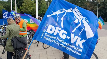 Die Deutsche Friedensgesellschaft DFG-VK hat nach eigenen Angaben bundesweit etwa 3.500 Mitglieder. Mit dem Berliner Landesverband hat die Bundesspitze einen Konflikt. (Archivbild) / Foto: picture alliance / dpa