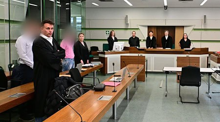 Zwei ehemalige Soldaten der Bundeswehr sollen einen Kameraden vergewaltigt haben. Rund vier Jahre später stehen sie vor Gericht. / Foto: Sebastian Christoph Gollnow/dpa