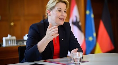 Wirtschaftssenatorin Franziska Giffey (SPD) fordert eine klare Absage für Enteignungen von Berliner Unternehmen. (Archivbild)  / Foto: Bernd von Jutrczenka/dpa
