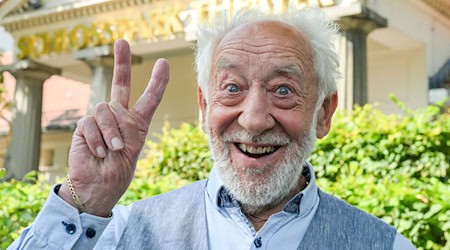Will an seinem 90. Geburtstag auf der Bühne stehen: Dieter Hallervorden. / Foto: Jens Kalaene/dpa