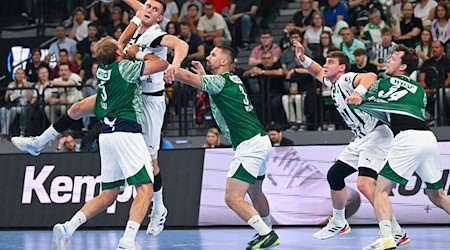 Die Füchse Berlin haben im Duell mit dem THW Kiel zum zweiten Mal den Supercup gewonnen. / Foto: Sven Hoppe/dpa