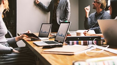 Führung und Management im digitalen Wandel. / Foto: Roland Candonga auf pixabay.com