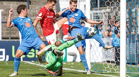 Kaiserslautern hatte beim Oberligisten aus Stahnsdorf leichtes Spiel. / Foto: Andreas Gora/dpa